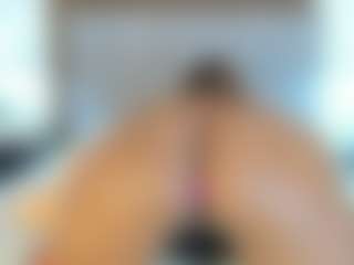 Live cam show with Milf Mia - Ebony on sexylive.show