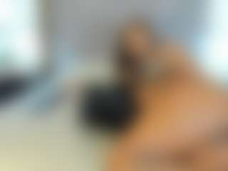 Live cam show with Milf Mia - Ebony on CamSodaAdn | colombia
