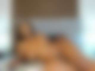 Live cam show with Milf Mia - Ebony on Dolls Live | colombia