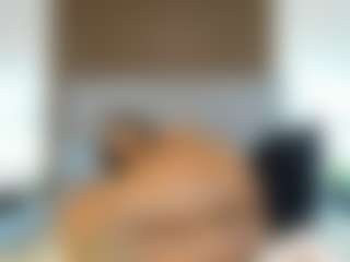 Live cam show with Milf Mia - Moaning on Camsoda