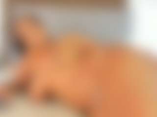 Live cam show with Milf Mia - Ebony on hornycams.live | colombia