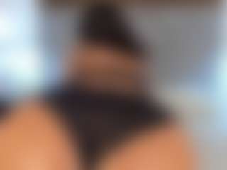 Live cam show with Milf Mia - Ebony on Hubzter Live | colombia