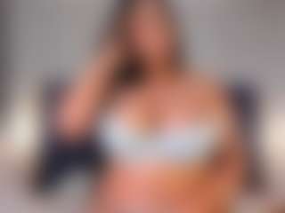 Live cam show with Milf Mia - Tattoos Black on AdultVida.com