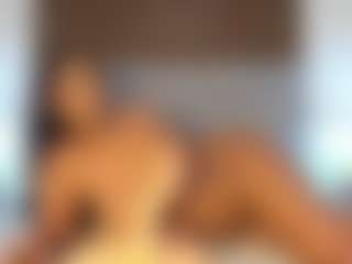 Live cam show with Milf Mia - Role Play on sexylivex.com