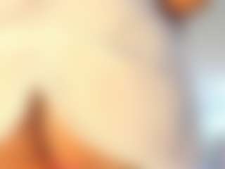 Live cam show with Milf Mia - Striptease on mypornchat.com