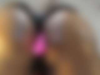 Live cam show with Milf Mia - Ebony Blowjob on nudelive.tv