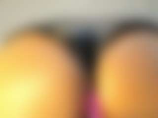 Live cam show with Milf Mia - Ebony on CSO-WL | colombia