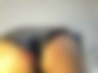 Live cam show with Milf Mia - Ebony on Hubzter Live | colombia
