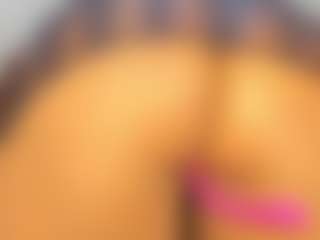 Live cam show with Milf Mia - Moaning on https://playwithruby.com