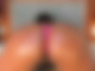Live cam show with Milf Mia - Ebony on sexylive.show | colombia