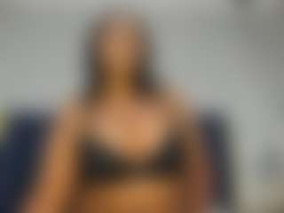 Live cam show with Milf Mia - Black HD on Camsoda | colombia