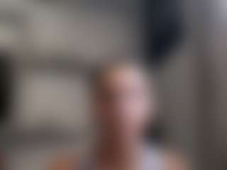 Live cam show with brenda89 - Public MILF on dropp.cam