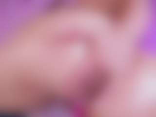 Live cam show with Emma R - Nipple Piercings on Chatstar