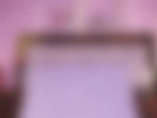 Live cam show with Emma R - Public on Camsoda