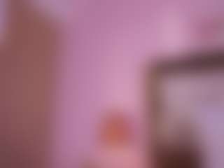 Live cam show with Emma R - Fingering on Camsoda