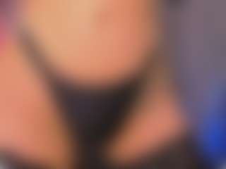 Live cam show with Lana Belle - Butt Plug on Free Soda