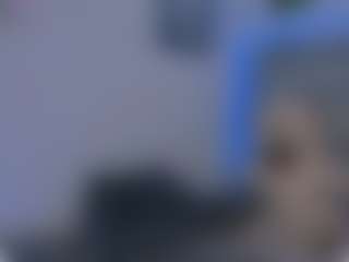 Live cam show with Lana Belle - Smoking on StripNow
