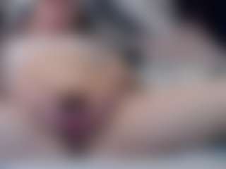 Live cam show with Iris - Red Hair on live18s.com