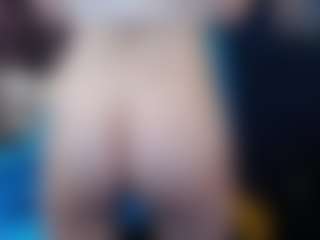 Live cam show with Iris - Ass Bouncing on parknlotfishbdy