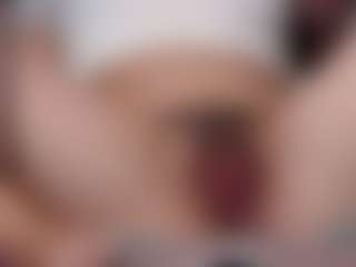 Live cam show with Iris - Normal on CamClone