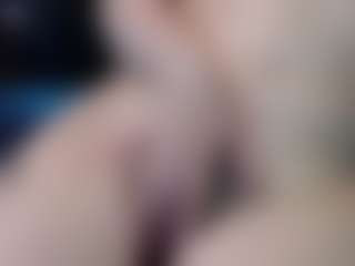 Live cam show with Iris - Red Hair Dildo on madthumbs