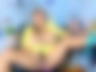 Live cam show with Alix Long - Middle Aged on Camsoda