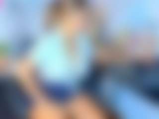 Live cam show with Alix Long - Mature on Camsoda