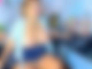 Live cam show with Alix Long - Middle Aged on Camsoda