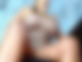 Live cam show with Alix Long - Mature on Camming Site
