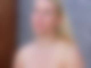 Live cam show with Cuteblondeme - Camel Toe on Chatstar