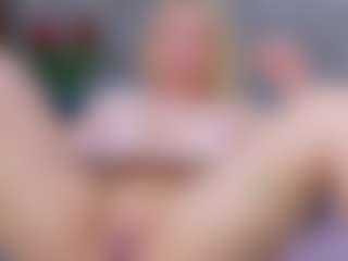 Cuteblondeme's Live Sex Cam Show
