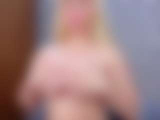 Cuteblondeme's Live Sex Cam Show