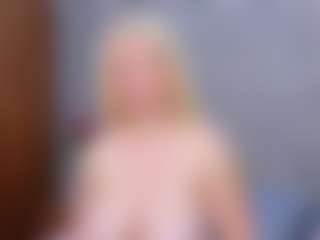 Cuteblondeme's Live Sex Cam Show