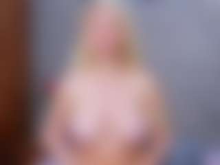 Cuteblondeme's Live Sex Cam Show