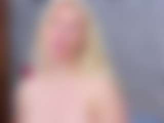 Cuteblondeme's Live Sex Cam Show