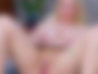 Cuteblondeme's Live Sex Cam Show