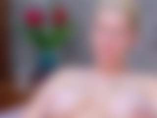 Cuteblondeme's Live Sex Cam Show