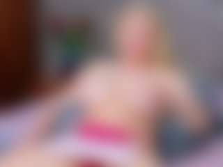 Cuteblondeme's Live Sex Cam Show