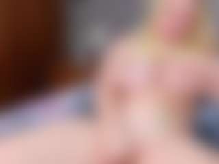 Cuteblondeme's Live Sex Cam Show
