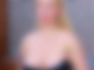 Cuteblondeme's Live Sex Cam Show