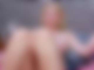 Cuteblondeme's Live Sex Cam Show