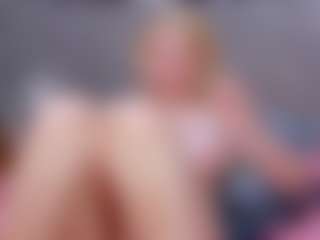 Cuteblondeme's Live Sex Cam Show
