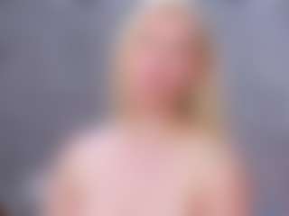 Cuteblondeme's Live Sex Cam Show