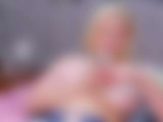 Cuteblondeme's Live Sex Cam Show