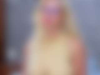 Live cam show with Cuteblondeme - BBW on camtv