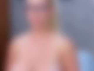 Cuteblondeme's Live Sex Cam Show