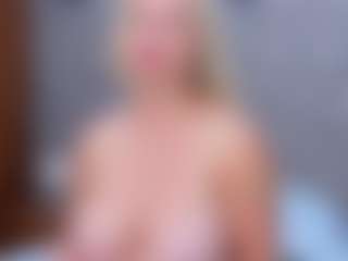Cuteblondeme's Live Sex Cam Show