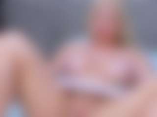 Cuteblondeme's Live Sex Cam Show