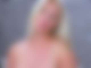 Cuteblondeme's Live Sex Cam Show
