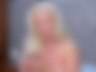 Cuteblondeme's Live Sex Cam Show